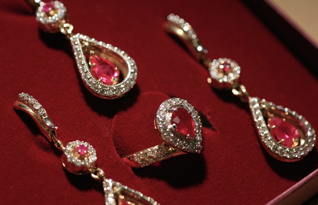 Украшения с рубином