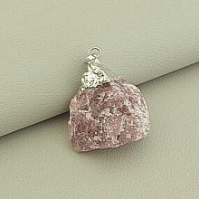 картинка Кулон Клубничный кварц 40х30мм от магазина Wolves