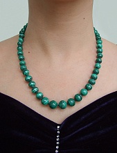 картинка Элитные Бусы из Малахита на карабине от магазина Wolves