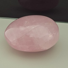 картинка Образец Розовый кварц 60x55x30 201 5 г от магазина Wolves