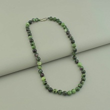 картинка Бусы зеленые с Цоизитом на карабине 45 см от магазина Wolves