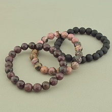 картинка Браслет бордовый с гранатом, на резинке 17 см от магазина Wolves