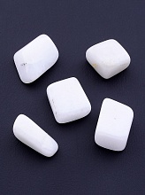 картинка Галтовка '' Кахолонг 15х10 от магазина Wolves