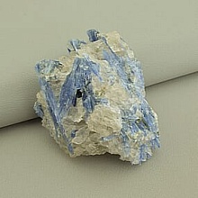 картинка Образец Кианит 80x60мм от магазина Wolves