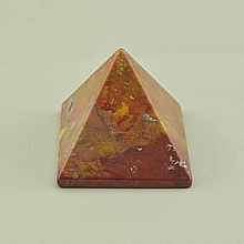 картинка Пирамида Яшма 38x38мм от магазина Wolves