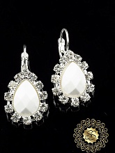 картинка Серьги со стразами и белым агатом от магазина Wolves