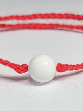 картинка Оберег Красная нить с камнем Агат(Белый) от магазина Wolves