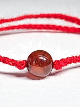 картинка Оберег Красная нить с камнем Агат(Медный) от магазина Wolves