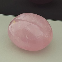 картинка Образец Розовый кварц 60x55x35 185 3 г от магазина Wolves