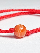 картинка Оберег Красная нить с камнем Агат(Оранжевый) от магазина Wolves
