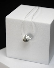 картинка Чокер невидимка с камнем Кахолонг от магазина Wolves