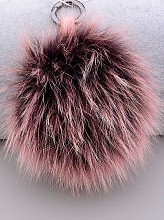 картинка Брелок Помпон Мех натуральный от магазина Wolves