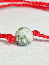 картинка Оберег Красная нить с камнем Агат( Моховой) от магазина Wolves