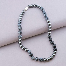 картинка Бусы с карабиновым замком из обсидиана и гематита от магазина Wolves