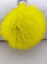 картинка Брелок Помпон из натурального меха от магазина Wolves