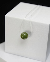 картинка Чокер невидимка с камнем Жадеит от магазина Wolves