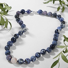 картинка Элитные Бусы из Содалита на карабине от магазина Wolves