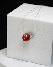 картинка Чокер невидимка с камнем Яшма (красная) от магазина Wolves