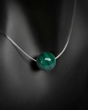 картинка Чокер невидимка с камнем Малахит редкий Австралийский от магазина Wolves