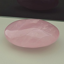 картинка Образец Розовый кварц 70x50x25 157 2 г от магазина Wolves