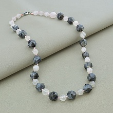 картинка Бусы 'SUNSTONES' Лабрадор Розовый кварц 44 см от магазина Wolves