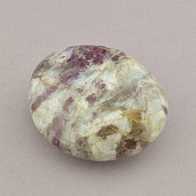 картинка Образец Турмалин 60x50x30 131 71 г от магазина Wolves