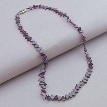 картинка Бусы из Граната бордовые на карабине 40 см от магазина Wolves