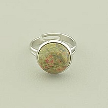 картинка Кольцо Эпидот от магазина Wolves