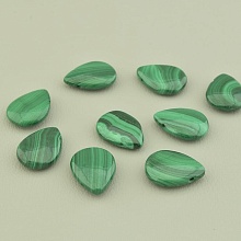 картинка Кулон из натурального камня малахита от магазина Wolves