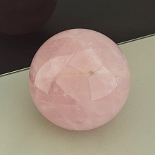 картинка Шар Розовый кварц 68x68мм от магазина Wolves